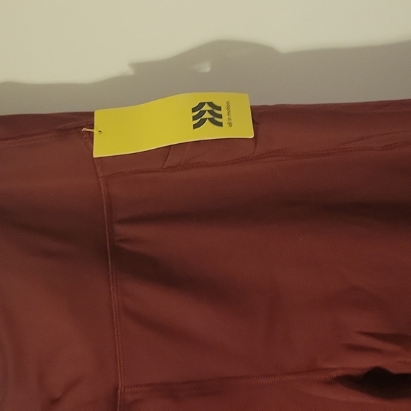 All IN MOTION Garnet Red High Rise Workout Pants Legging 1x Nwt - Picture 4 of 7